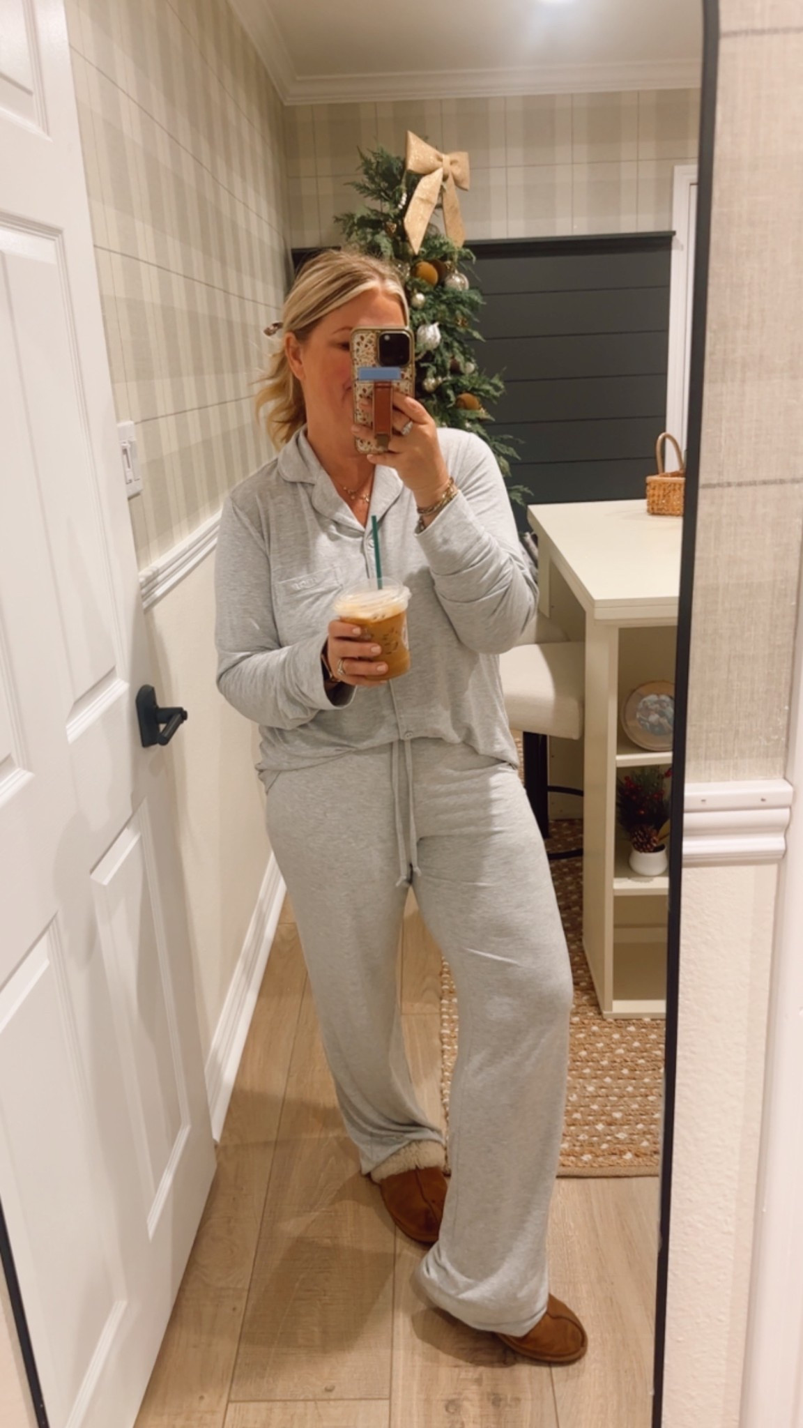 The BEST pj’s! Makes for a great gift or a gift for yourself 🩷

#LTKGiftGuide #LTKOver40 #LTKSeasonal