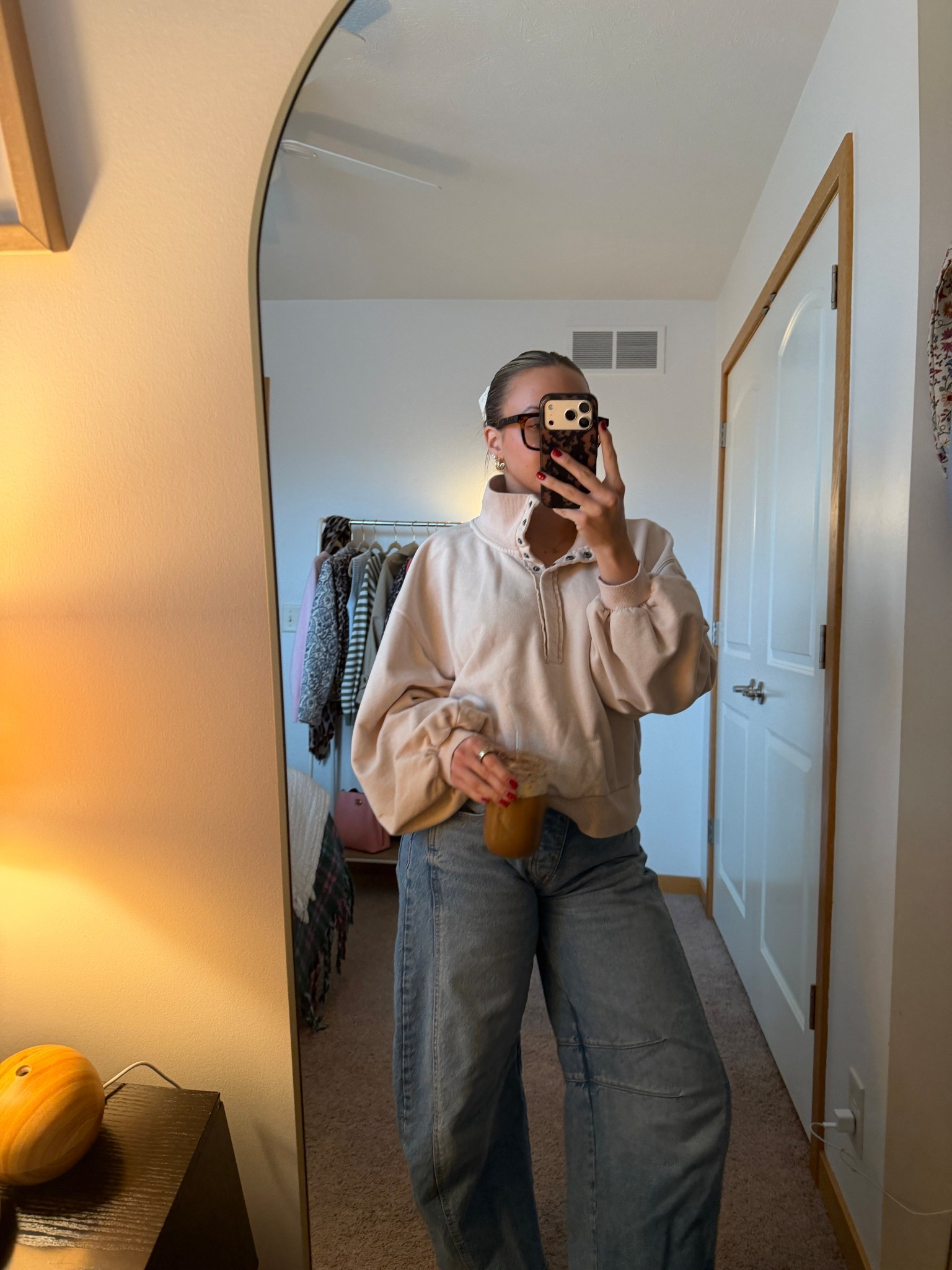 This Target sweatshirt is a total “Free People for less” look!!🤎🤎 Size one size up!! #freepeople #barrellegjeans #joylabswestshirt #targetfind #mocknecksweatshirt #casualchic

#LTKFindsUnder50 #LTKSeasonal #LTKootd