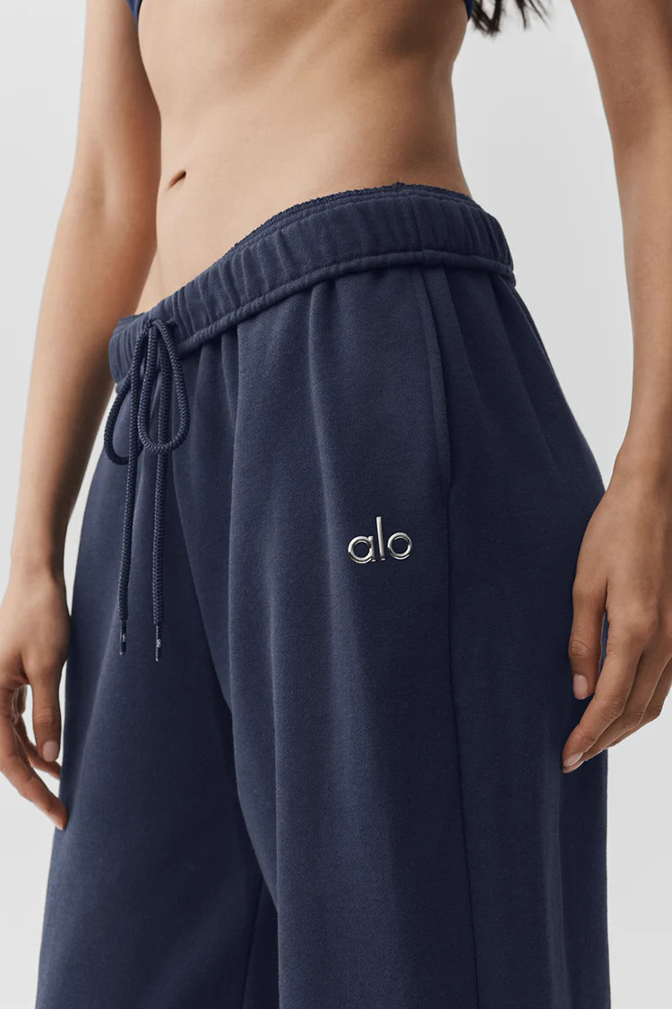 Accolade Straight Leg Sweatpant | Alo Yoga (US)