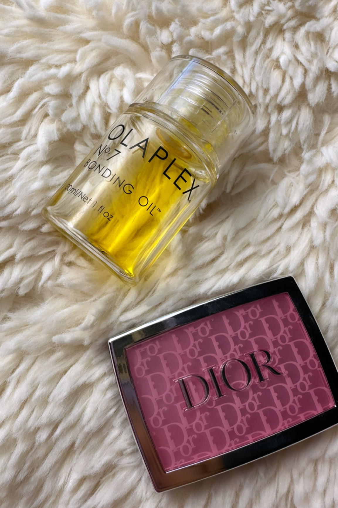 Favoritos do mês! 🩷
Meu óleo maravilhoso da olaplex que anda salvando minhas pontas e meu cabelo! 
Esse blush Barbie vibes que fica na pele e stays all day long! 
Recomendo!! 

#LTKFind #LTKU #LTKbeauty