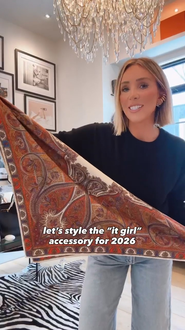Let’s style the “it girl” fall accessory for 2026 🍂✨

#LTKootd #LTKSeasonal #LTKdayinmylife