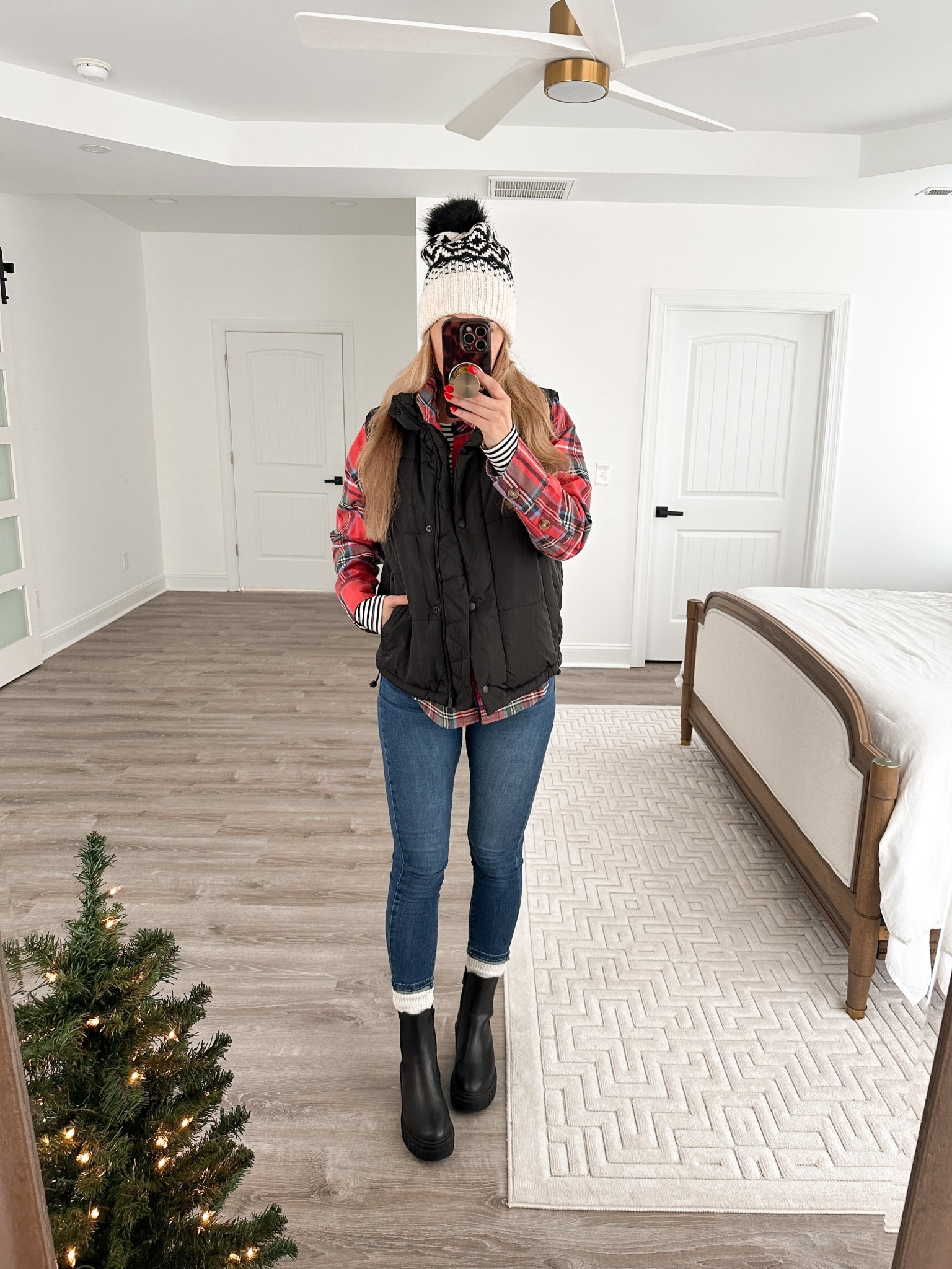 American eagle and aeire haul. So many cute pieces for fall and winter from Christmas plaids, to cozy beanies and ribbed sets AE has it all. 



#LTKootd #LTKCyberWeek #LTKHoliday