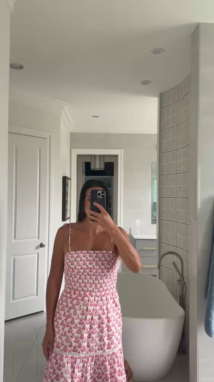 This dress looks so high quality & I love the print!!

TTS: M

Target, target dress, roller rabbit, target x roller rabbit, dress finds, dresses on sale, grace white 

 

#LTKootd #LTKTravel #LTKWedding