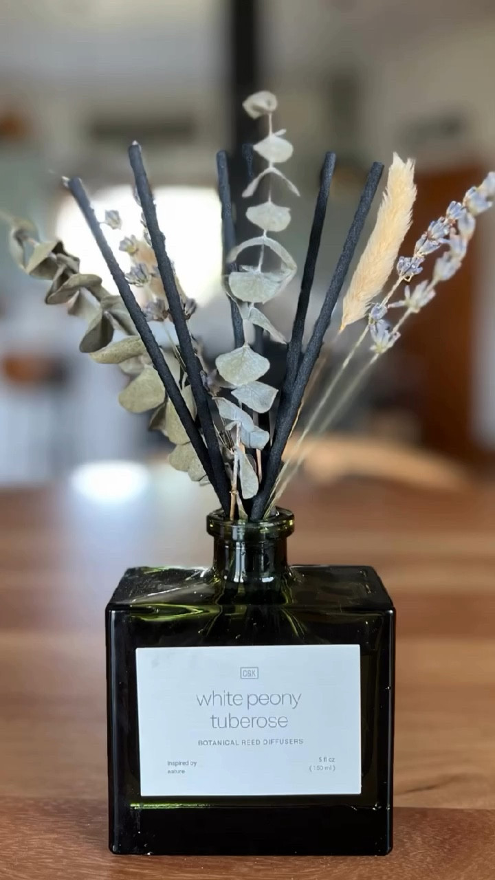 In my relaxed era… 🧘‍♀️ Craft & Kin offers home fragrances with timeless designs for a peaceful and clean environment.

This White Peony and Tuberose Botanical Reed Diffuser includes dried flowers including my favorite, lavender, that add a natural touch. They only deliver high-quality fragrances made with natural essence oil. 

I feel relaxed and refreshed every time I walk in the room. Thank you @craftandkin.co! Give them a follow! 

@stackinfluence #craftandkin #craftandkinpartner #amazonhome #amazonhomefinds #amazonfavorites

#LTKSeasonal #LTKHome #LTKFamily