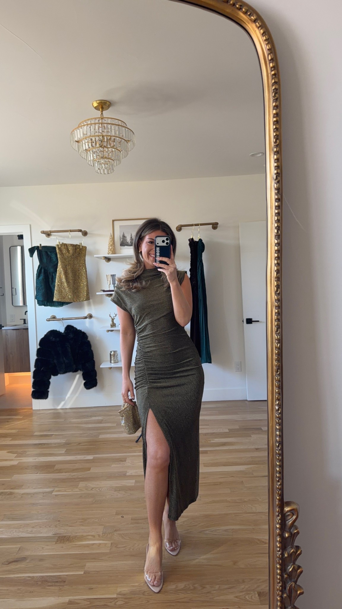 Vici sitewide sale metallic asymmetrical fitted holiday event dress

Vici code: emerson50
Electric picks code: emerson20

Wearing my usual small

Wedding guest
Formal event
Metallic
Asymmetrical 
Holiday event
Winter party


#LTKWedding #LTKHoliday #LTKFindsUnder50