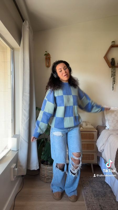 Me dancing with no sound 😂 lovely🫶🏽 but for real I do love this sweater - I’m wearing a medium - it’s SO much softer than I expected and I’ve gotten so many compliments. Jeans are a favorite and I’m wearing 27L

#LTKSeasonal #LTKU #LTKstyletip