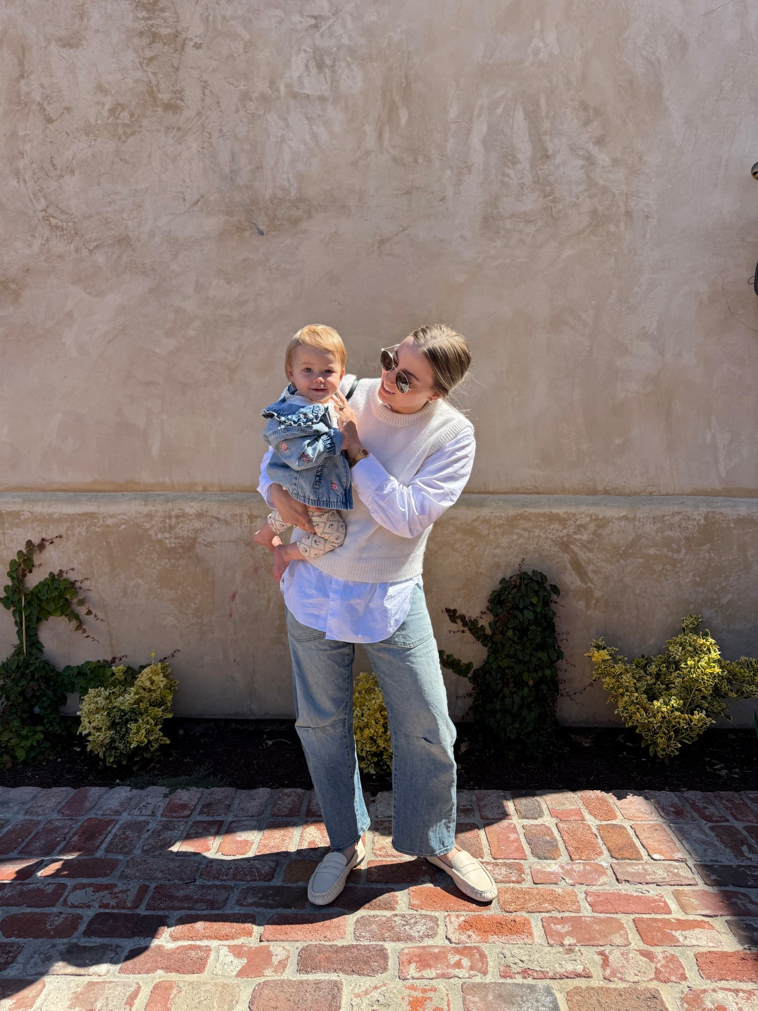 Sweater vest, oversized oxford, barrel jeans, loafers 🤍