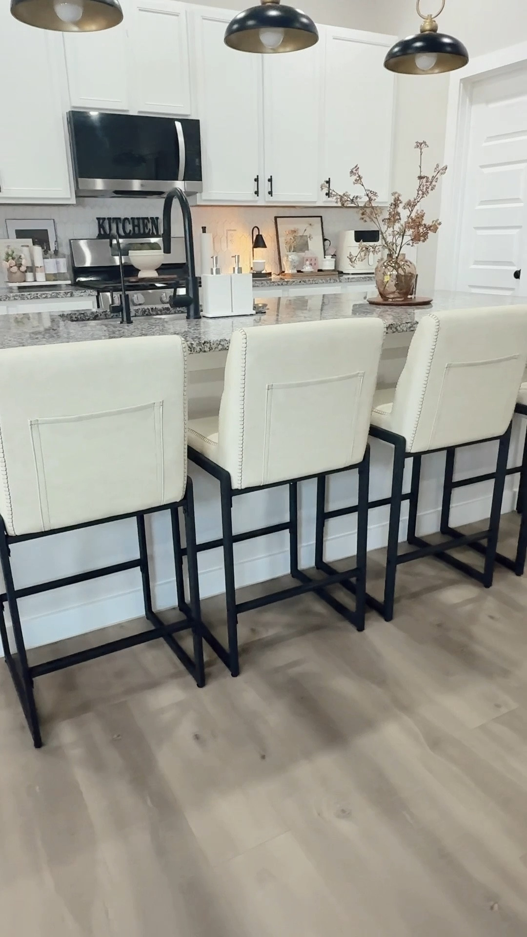 Mi nuevas banquetas de la isla de la cocina 

#LTKHome #LTKActive #LTKSeasonal