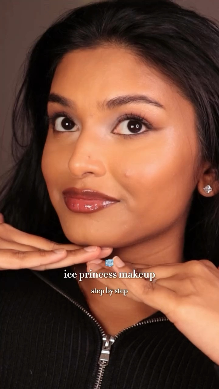 ice princess makeup for brown girls // shimmery winter eye makeup
🤍
@makeupbymario master mattes eyeshadow palette
@fentybeauty diamond bomb how many karats
hella thicc mascara
cherry treatz gloss
@nyxcosmetics lip liner cold brew 
…
#eyeshadowtutorial #makeuptipsandtricks #glamlook #glittermakeup #browngirlmakeup #lightfeminine