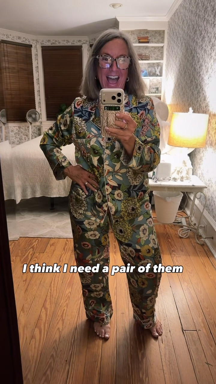 These are the best silk pajamas!! So many print & color options too!! 🫶🏼🫶🏼🫶🏼

I bought both sets in a Medium & they’re perfect!!

#LTKTravel #LTKootd #LTKdayinmylife