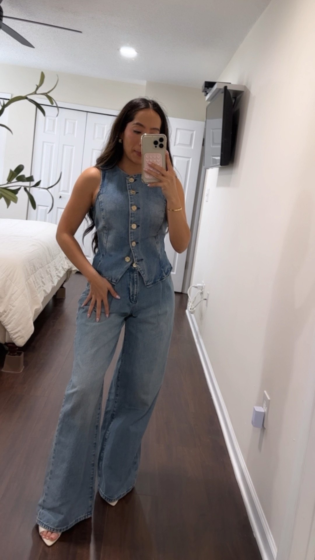 A must have denim set from Zar a! #zarafinds 

#LTKSeasonal #LTKStyleTip #LTKWatchNow