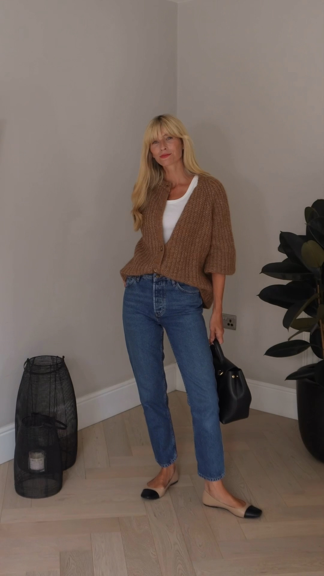 Workout gym fit, White tank top, blue jeans, brown knit cardigan, two tone ballet flats, black bag, perfume jo malone, dior lipstick

#LTKSeasonal #LTKbeauty #LTKeurope