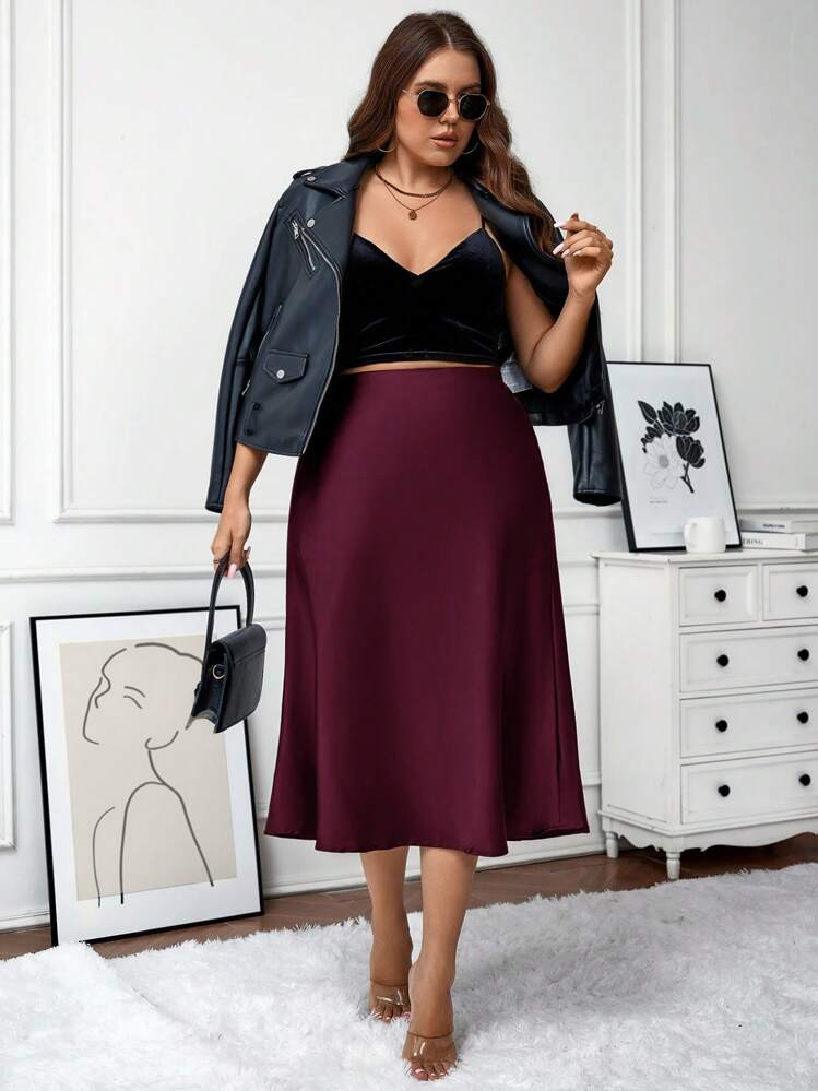 SHEIN LUNE Plus Size Women Solid Color Casual Wine Red Mini Skirt | SHEIN