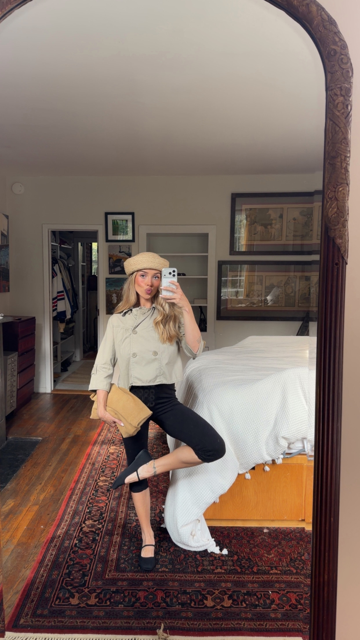 ootd 🤎 wearing size S in capris. The jacket and bag are old and not available so i linked similar options 🫶🏻