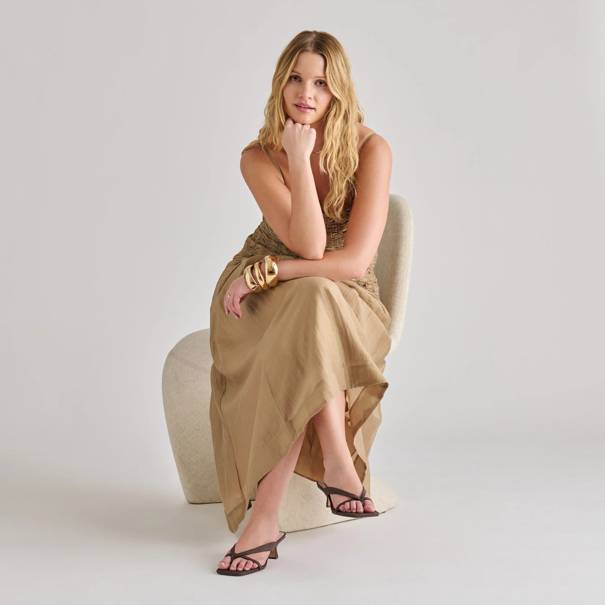 Brevel Heels Chocolate Raffia | DolceVita.com