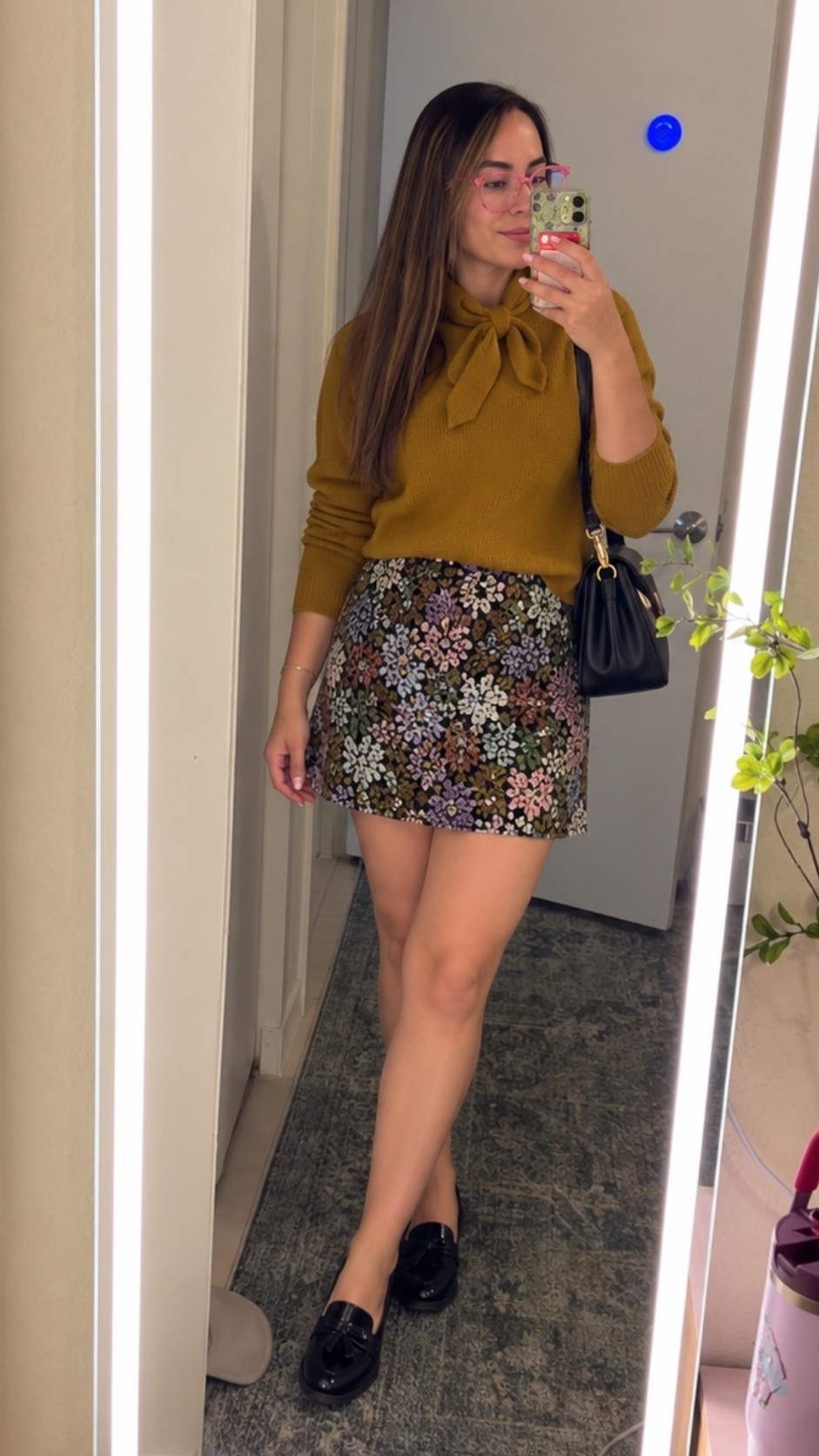🍂✨ LOOK DE OTOÑO QUE ENAMORA ✨🍂

Este outfit tiene esa combinación perfecta entre femenino, elegante y cozy. 🤎 El suéter mostaza con la falda floral le da ese toque otoñal que transforma por completo el look. 😍🍁

Y con bolso negro + mocasines… ¡queda precioso! 👜✨

🍂 Ideal para salir
🤎 Fácil de combinar
✨ Cómodo y chic
🌼 Perfecto para comenzar la temporada

¿Usarías este look este otoño? 😍👇

#FallFashion #ModaOtoño #FallOutfit #OutfitInspo #WalmartFinds #WalmartFashion #FallFinds #AutumnStyle #ModaMujer #LookDeOtoño #FallStyle #OutfitIdeas #Otoño2026

#LTKxWalmart #LTKU #LTKSaleAlert