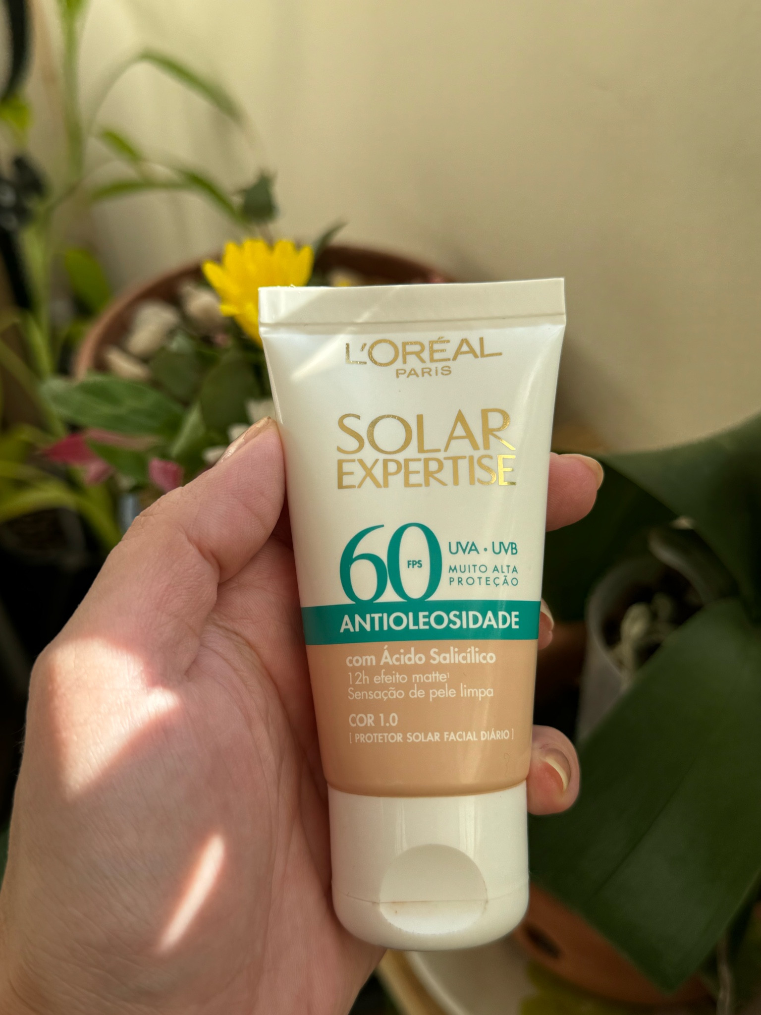 Solar Expertise FPS 60 antioleosidade com cor da L’Oréal. 

Estou usando a cor 1 e tenho gostado bastante deste protetor. Tem cobertura seca, não esfarela ao aplicar e cheiro suave. É um pouco mais denso que os demais mas nada que incomode. Ótima relação de custo benefício e substitui bem a base no dia a dia. 

#LTKbrasil #LTKbeauty
