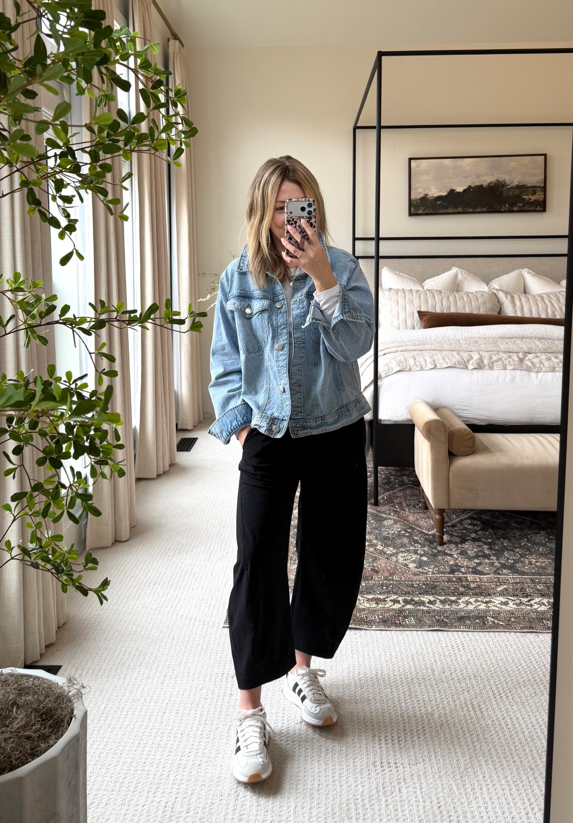 Newly obsessed with these pants from @ruti 😍 so comfy and versatile! I’m 5’4” and went with petite length but I think I could have gone with a regular length and been fine too! 

#LTKootd