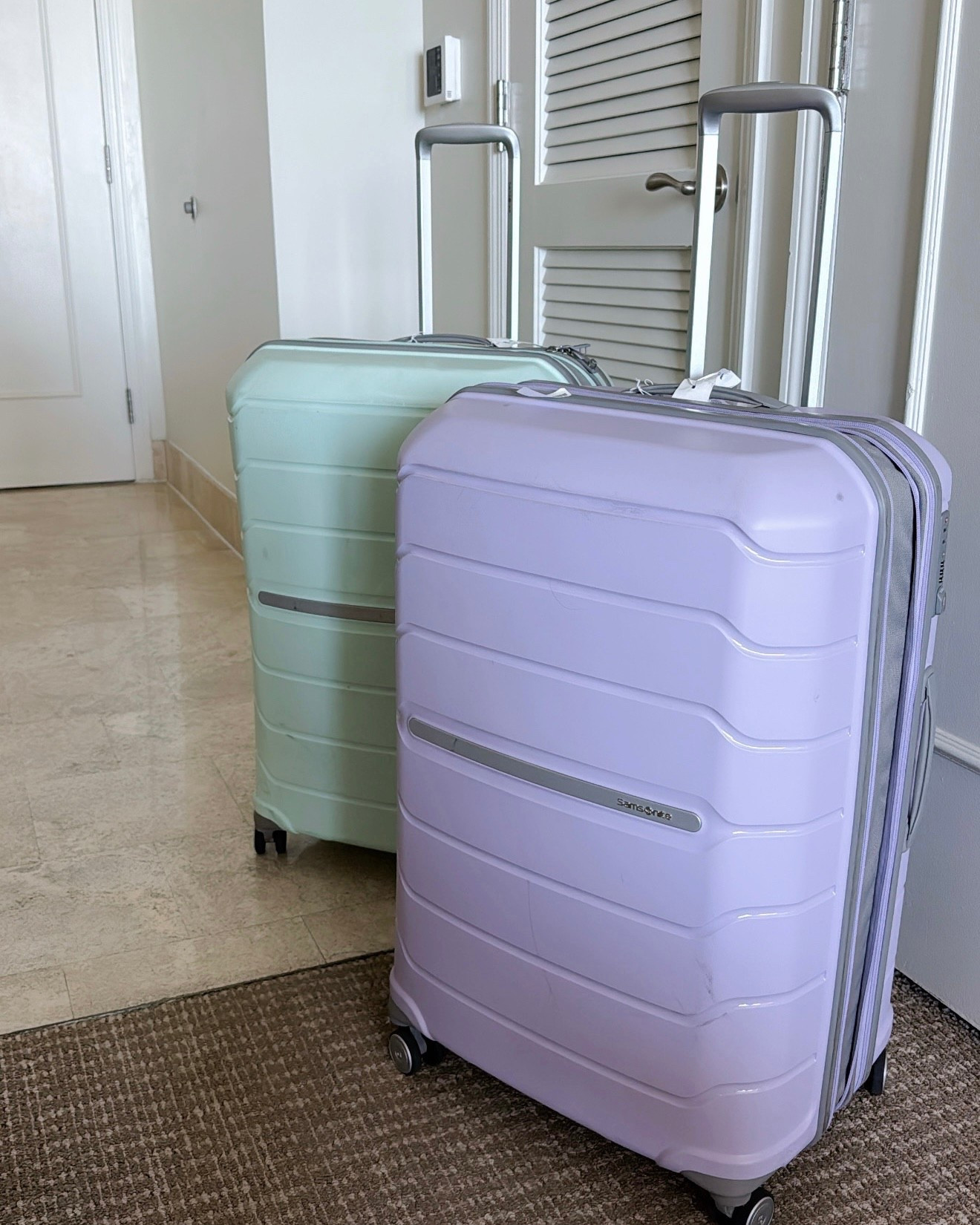 Love love love this suitcase!! It’s held up soo well! 