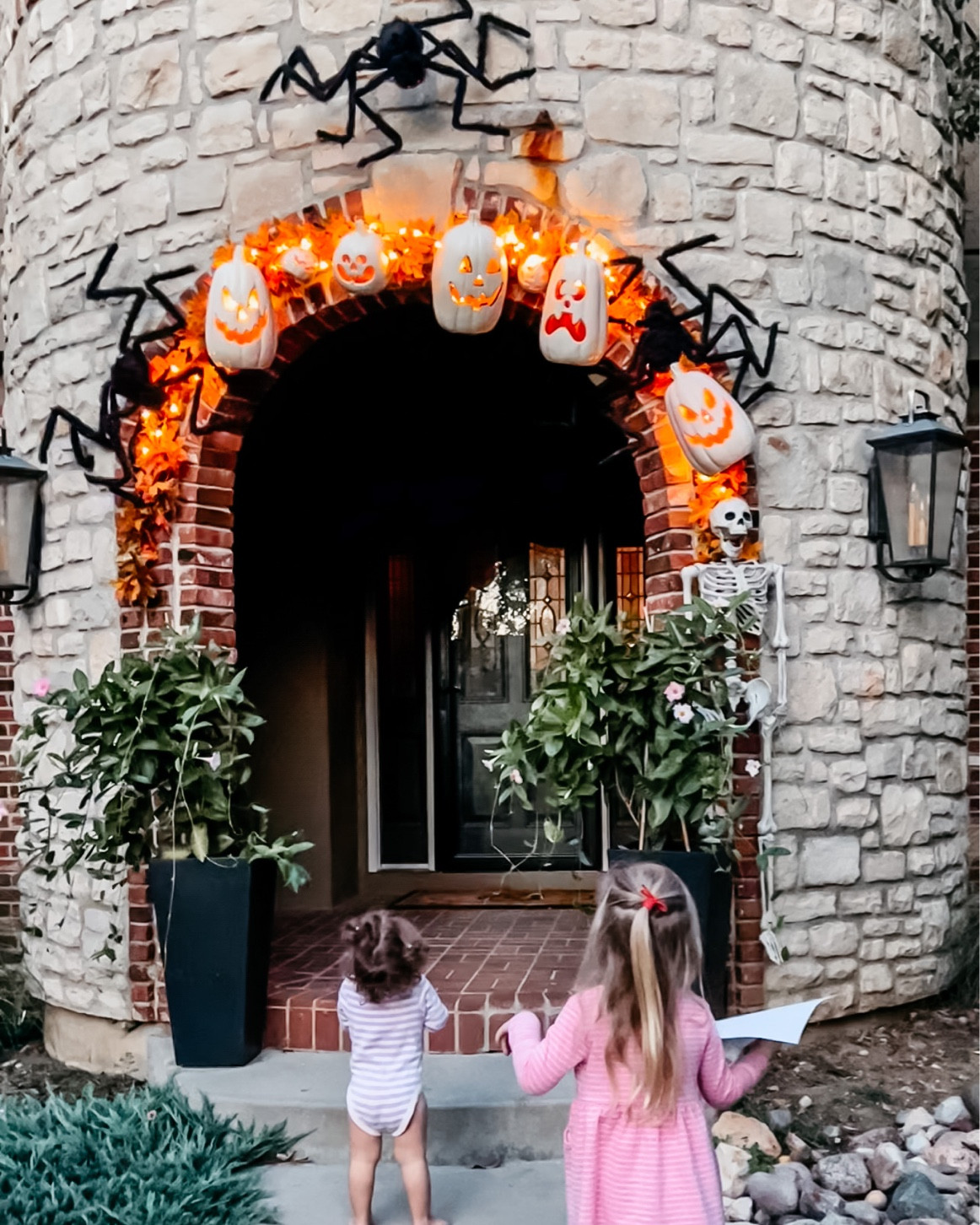 Halloween Archway decor 🎃🎃🎃

#LTKHoliday #LTKHalloween #LTKSeasonal