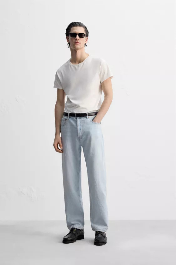 Straight-leg jeans, slightly looser fitting than our regular straight-leg style. Five pockets. Fa... | Zara UK