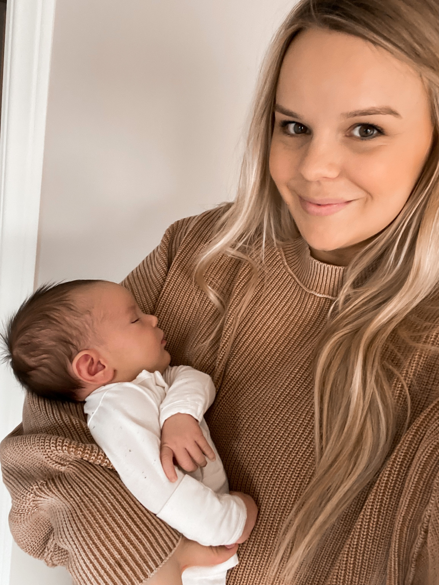 Aerie Sweater on sale ‼️‼️‼️

Aerie / American eagle / sweater / oversized sweater / legging sweater / spring sweater / postpartum / maternity / bump friendly 



#LTKsalealert #LTKbump #LTKSeasonal