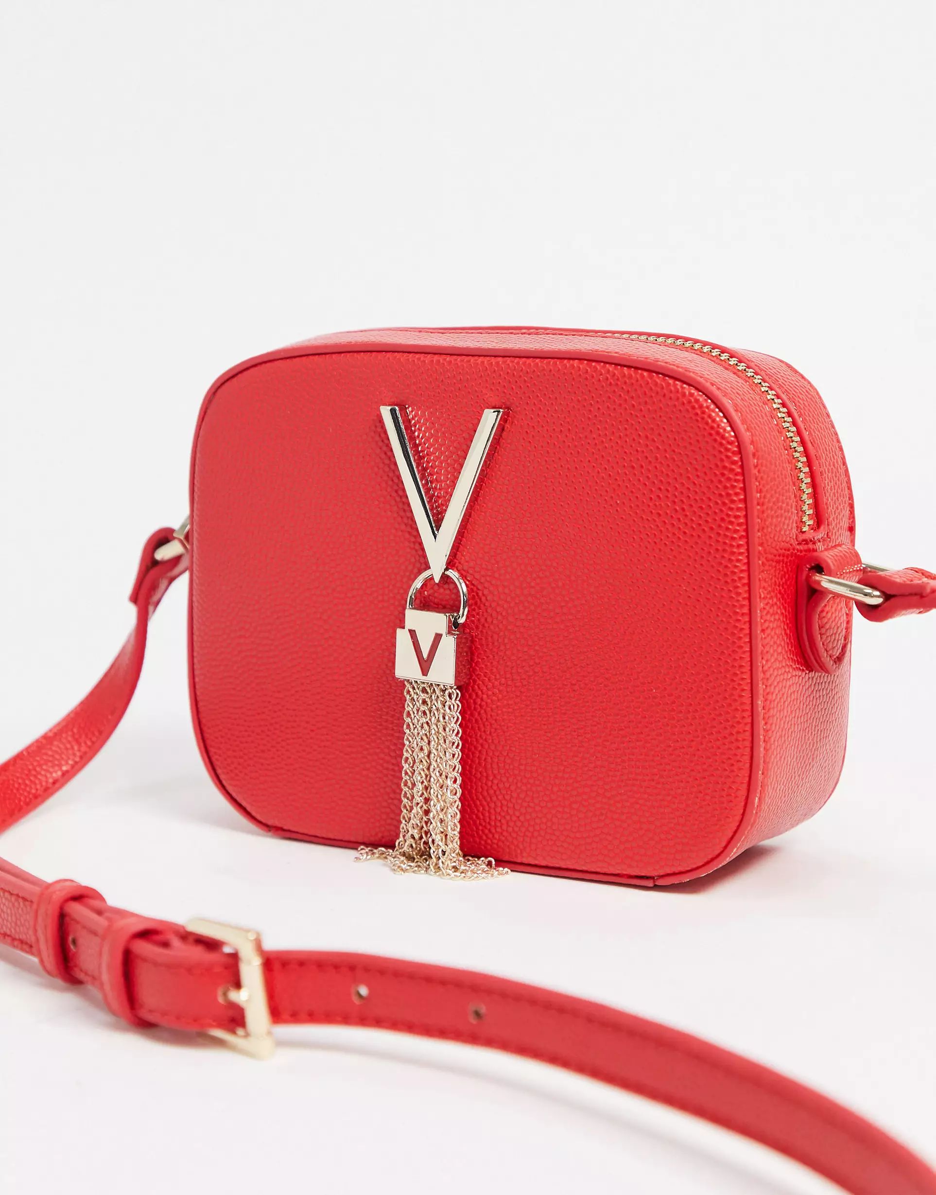 Valentino Bags - Divina - Sac bandoulière style appareil photo à pampilles - Rouge | ASOS (Global)