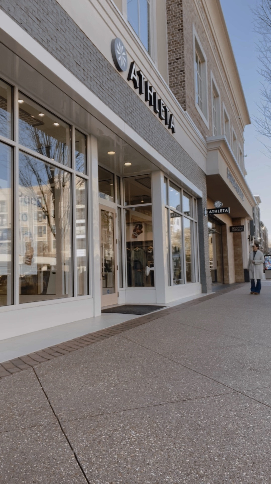 Hi there! A very cold stroll to get some work done in a coffee shop.

#LTKSeasonal #LTKOver40 #LTKWorkwear