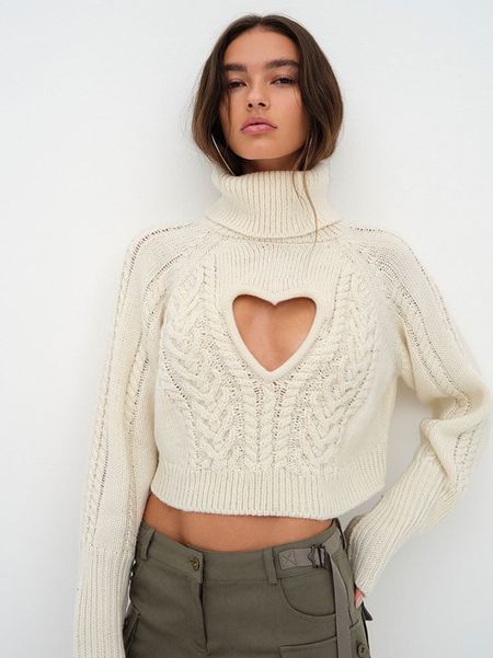This cutie sweater keeps selling out but u found more at Shopbop🤍 Grab one while there’s sizes✨
#sweater #fall #pullover #turtleneck 

#LTKSeasonal #LTKHoliday #LTKstyletip