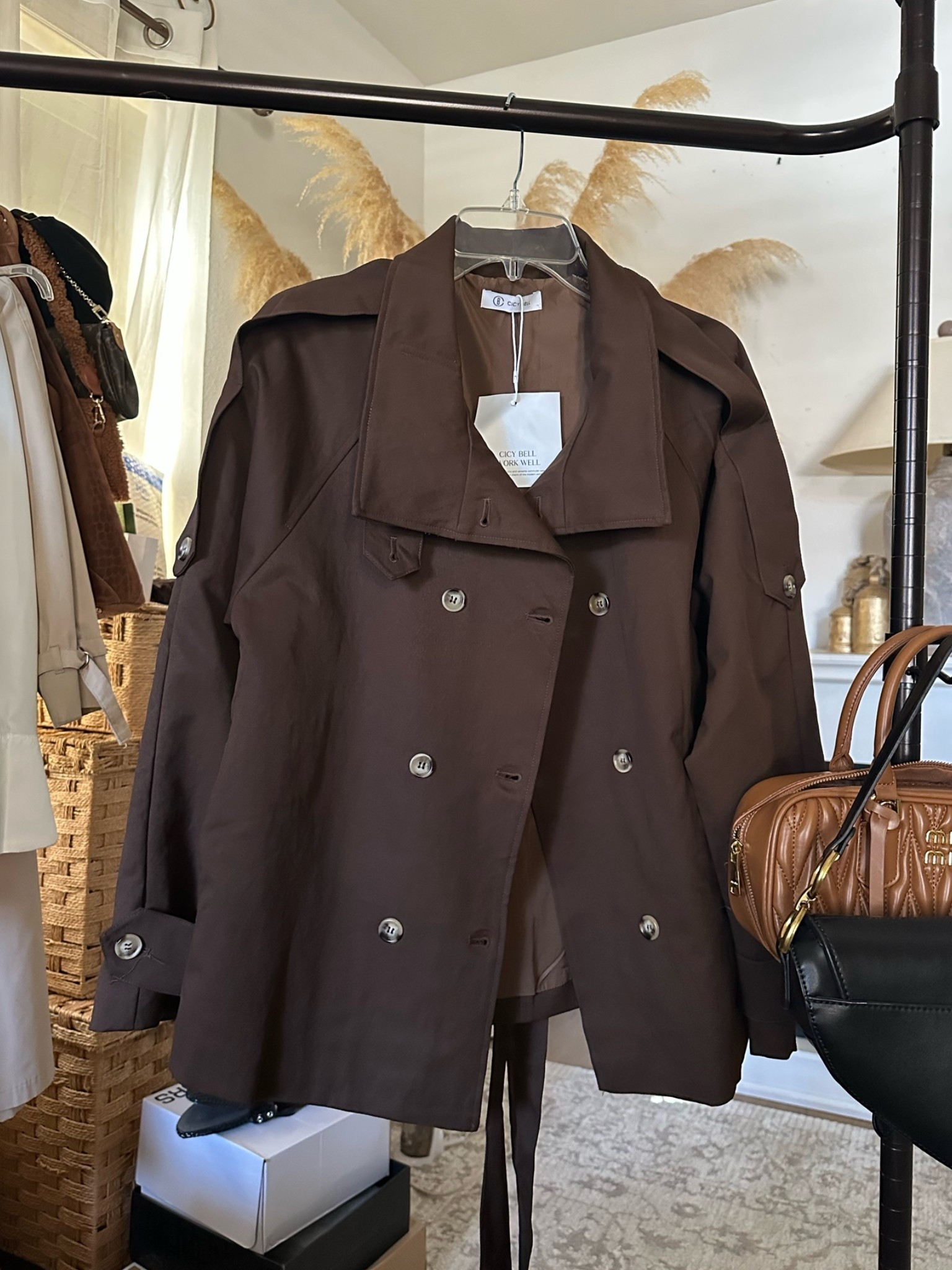 The PERFECT chocolate brown belted trench coat🤎🤎 ordered a size medium. This one is sure to sell out so get it today👈🏼

#LTKNYFW #LTKootd #LTKPetite