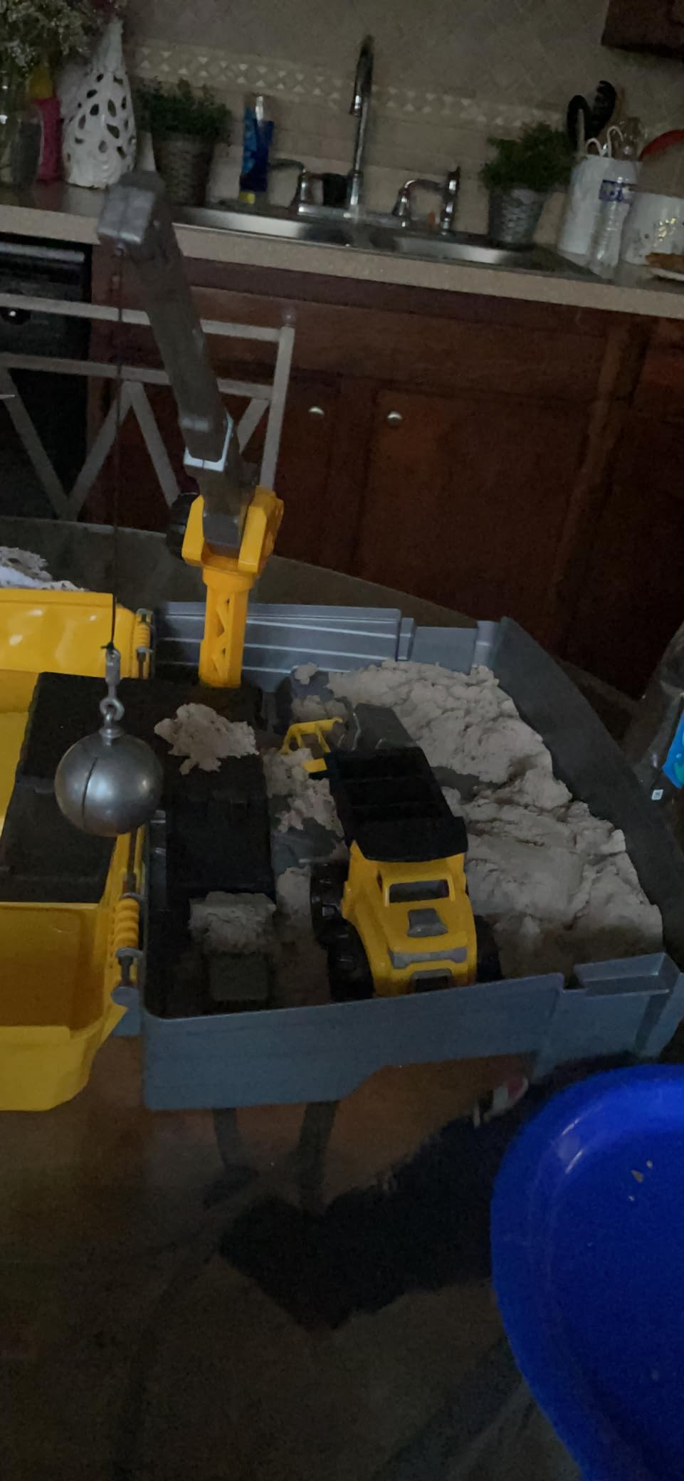 Kinetic Sand, Construction Site Folding Sandbox with Toy Truck and 2lbs of Play Sand, Sensory Toy... | Amazon (US)