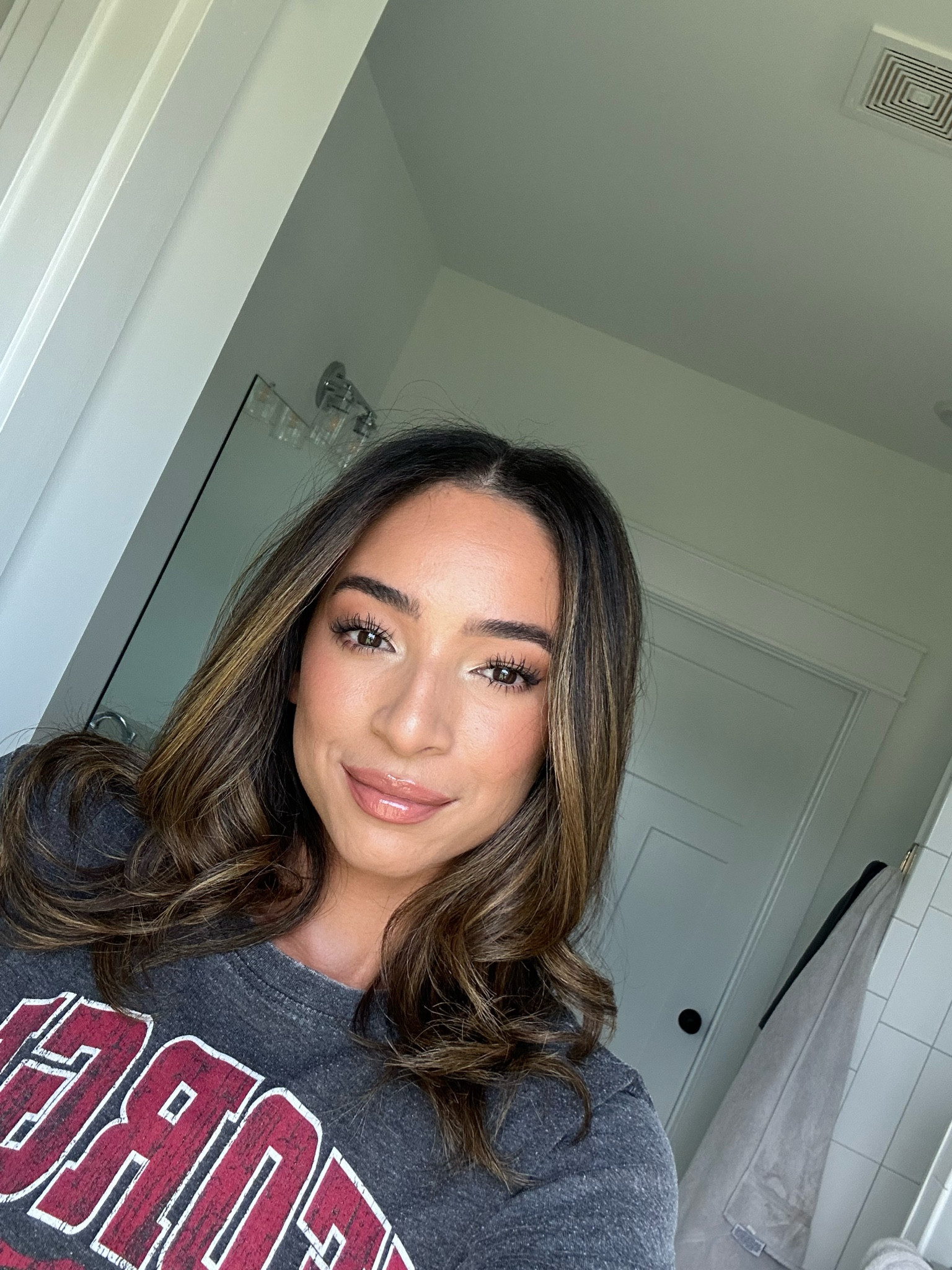 Makeup of the day 💄Tarte is 30% OFF sitewide & free shipping! Shades below 👇🏽 

Color corrector: light medium
Concealer: 32S
Bronzer: Seychelles 
Blush: Peach Sunset
Eyeliner: Brown
Lip liner: Dusty rose
Lip gloss: Peachy Beige


#LTKunder50 #LTKbeauty #LTKsalealert