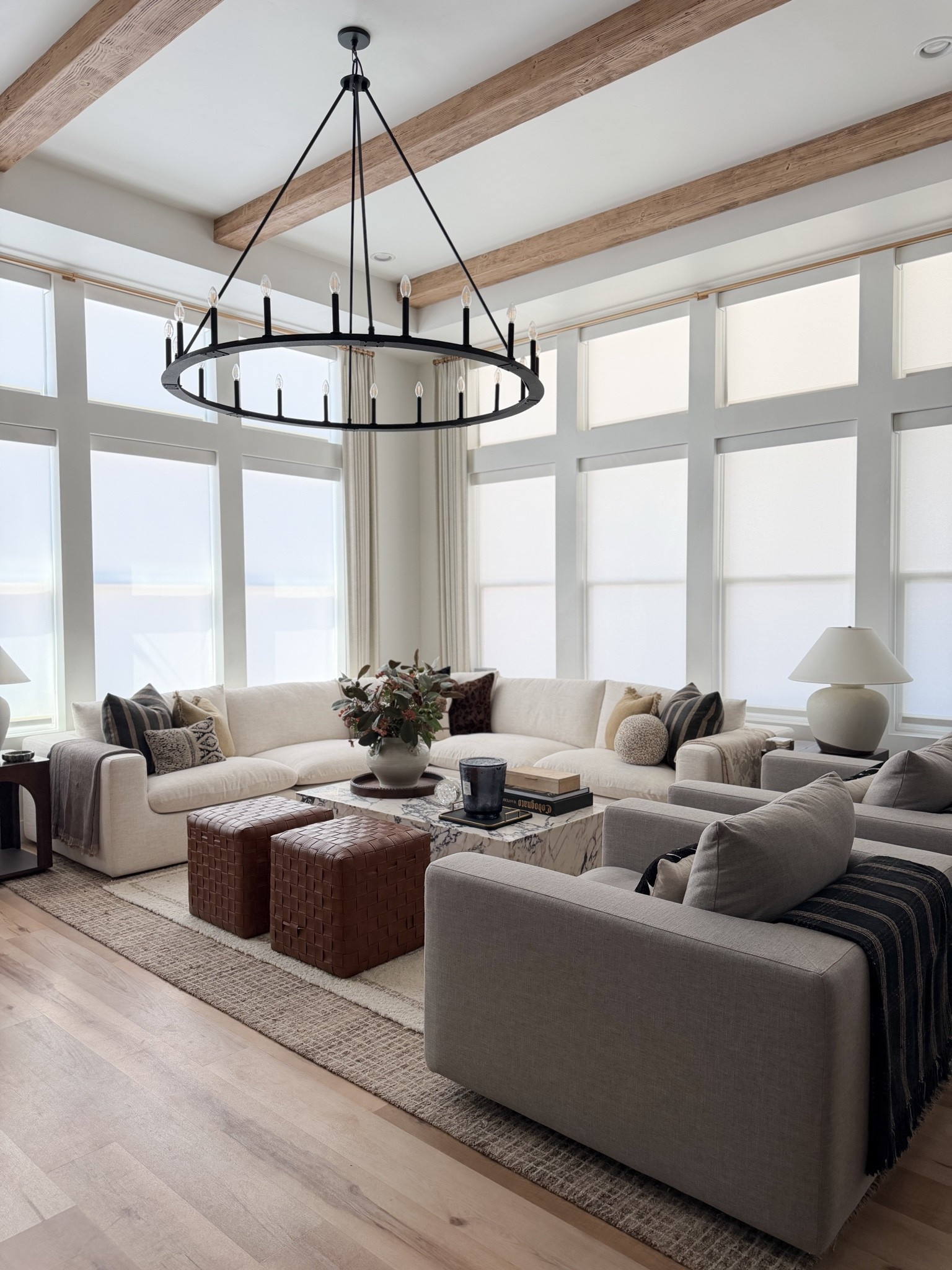 Living room design and decor

#LTKSaleAlert #LTKHome