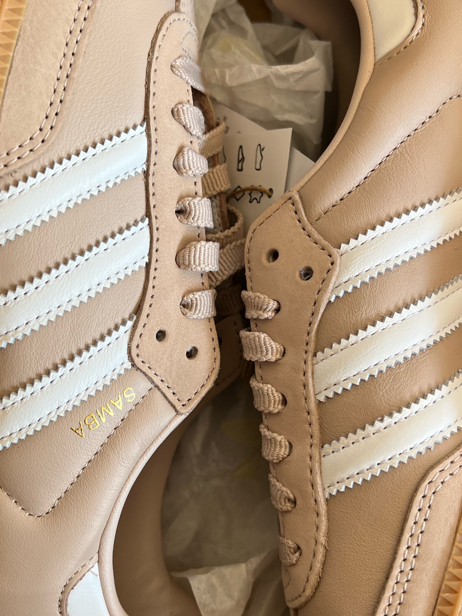 the perfect fall sneaker! 💫 

