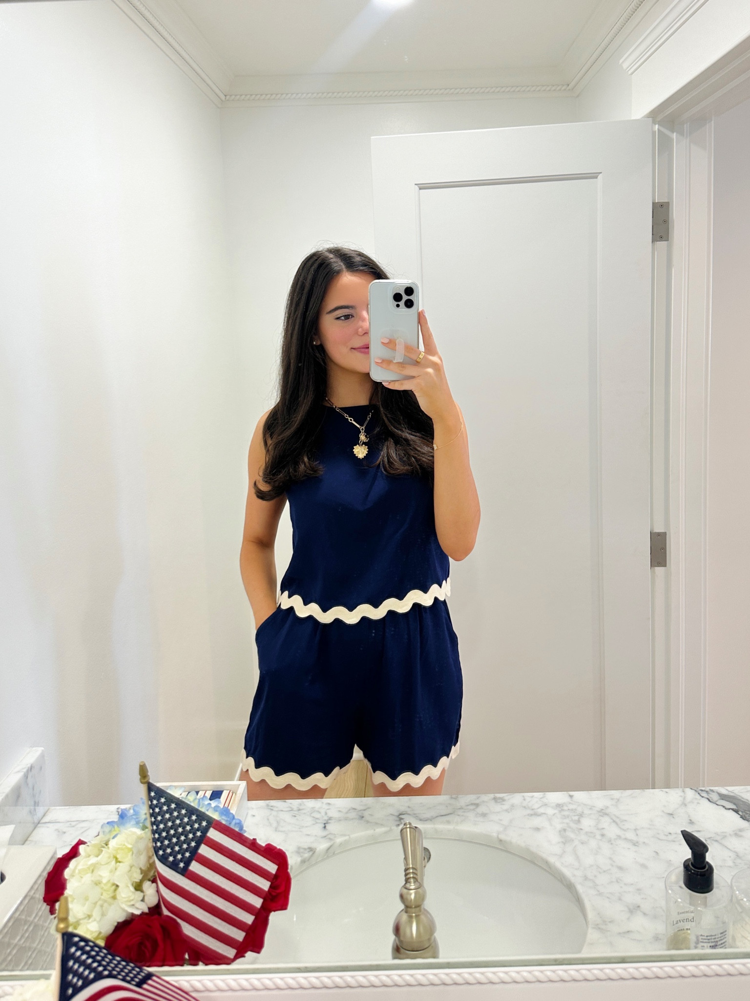 Ric Rac set from Amazon! Comes in a plethora of colors! Runs true to size. Necklace is also Amazon✨