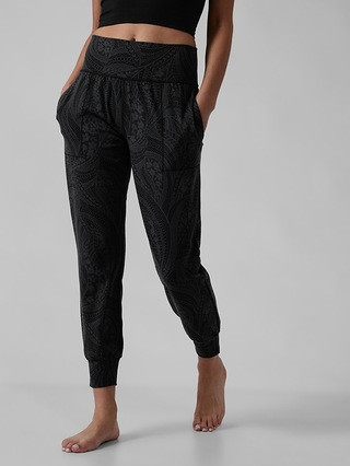 Salutation Textured Jogger | Athleta