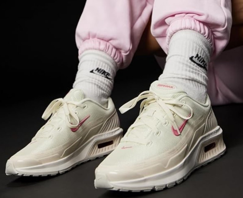Find in my Glow Up Edit Collection. 👟 Performance meets main character energy. These Nike Air Max shoes are the ultimate workout glow up essential with cushioned comfort, sleek style, and all-day support. Perfect for gym sessions, hot girl walks, errands, or everyday movement when you want to feel strong and look polished. Built to perform and made to stand out.

Lace up and level up every step. ✨