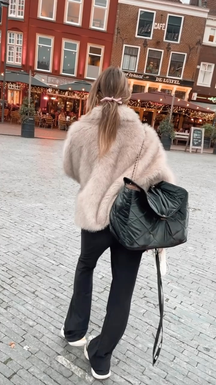 How we style flared fold leggings x2 // the trend of the season. And yes girls we have them in black, white and grey 🥰🥰 #prettylittlething #plt #pltstyle
.
Linked our flared fold leggings in black, white and grey below.. love to help you get winter wardrobe ready 💕💕👯‍♀️
.
#flared #leggings #twinning #citystyle #LTKGift