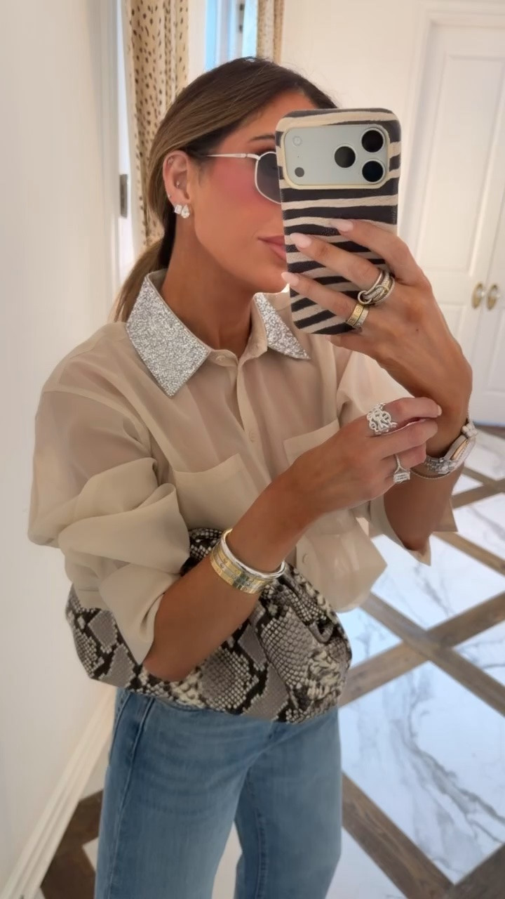 Shopbop Fall Sale! Rewards members can shop early 9/27! Get up to 25% off when you use the code “FALL” at checkout. Public access 9/28-10/1! 

Fun little top!! Wearing a small and US 2 in jeans! 

Shopbop fashion, Shopbop finds, Shopbop sale,Autumn outfits, Date night outfits, Fall outfits, Gemme Beauty, Emily Gemma

#LTKWorkwear #LTKootd #LTKSaleAlert