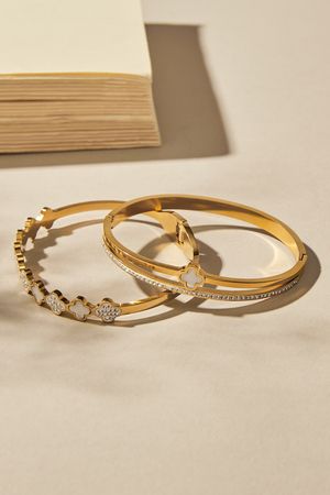 Clover Bracelet Set in Gold & Ivory | Altar'd State | Altar'd State