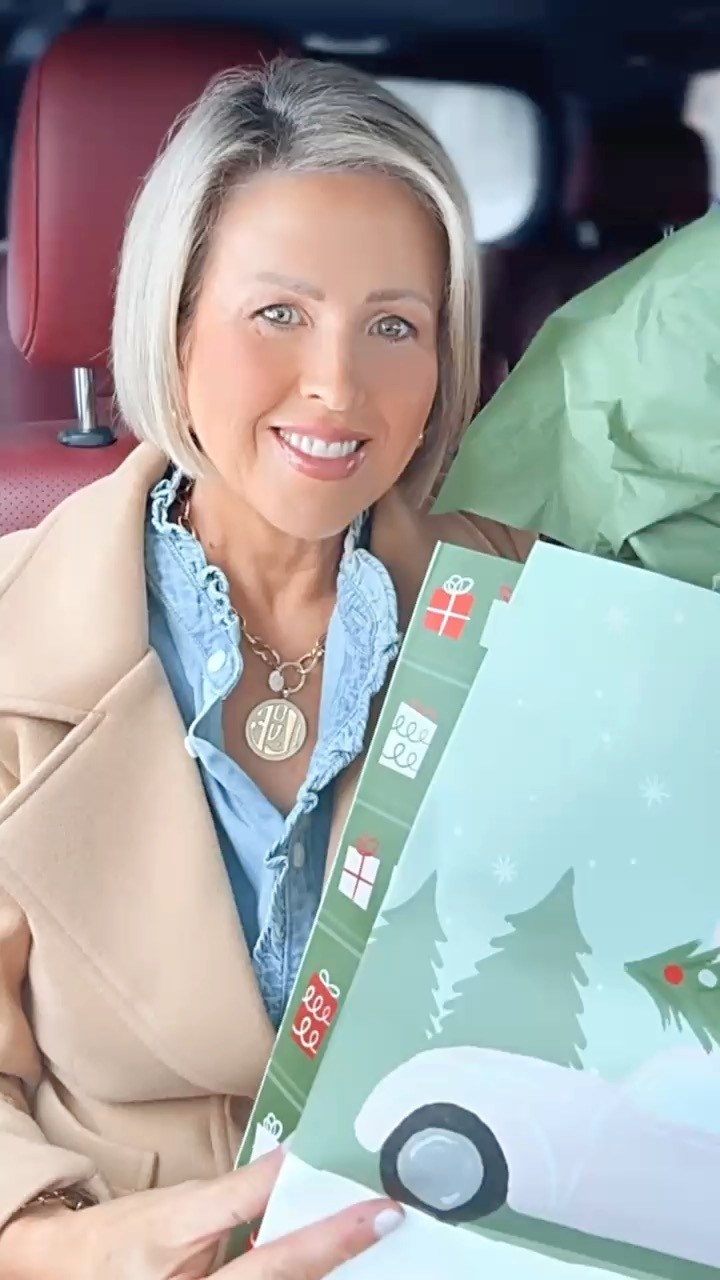 My best-selling @Amazon shoes are truly that pair you reach for over and over again. Comfortable, polished, and so easy to style for any day of the week. I also pulled together some of the best gift options for everyone on your list, all with delivery in time for Christmas. 

#founditonamazon #ad #winterfavorites2025 #AmazonFinds #AmazonShoes #BestSellers #HolidayGifts #GiftGuide #AmazonHoliday #LastMinuteShopping #StyleFavorites 

 

#LTKGiftGuide #LTKHoliday #LTKSeasonal