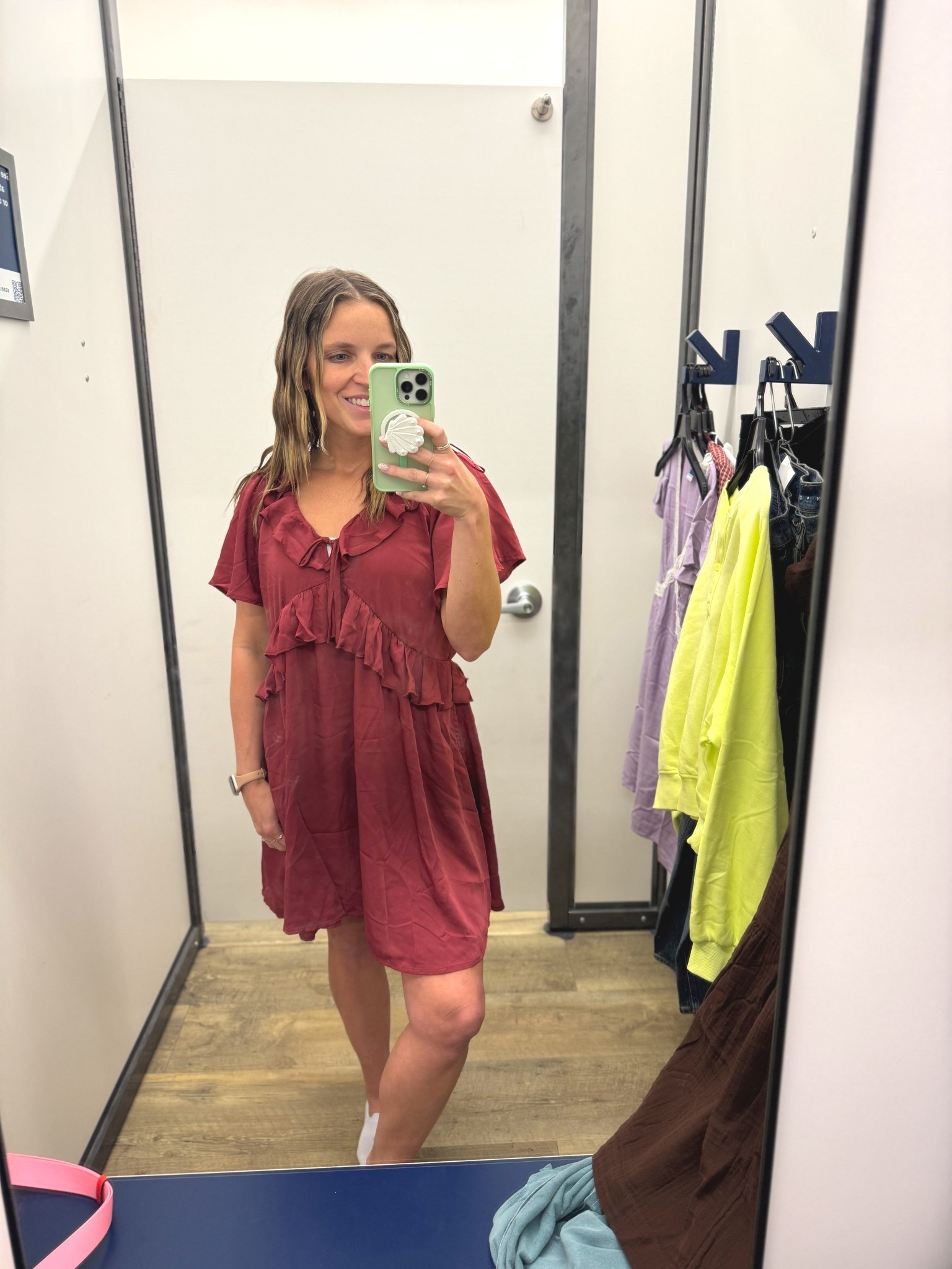 Loved the color. Loved the vibe. Hated the fit 😫 Even in XS, it felt like a parachute on me. I don’t remember Old Navy running this big?!

Would probably look amazing on someone with a fuller bust or midsize frame — but on me, it just didn’t sit right. I’m 5’5” and wear XS/S.

Linked it in case it works better for your shape! Try-on haul is up on TikTok @katiedb52 👀

#LTKFindsUnder50 #LTKPetite #LTKStyleTip