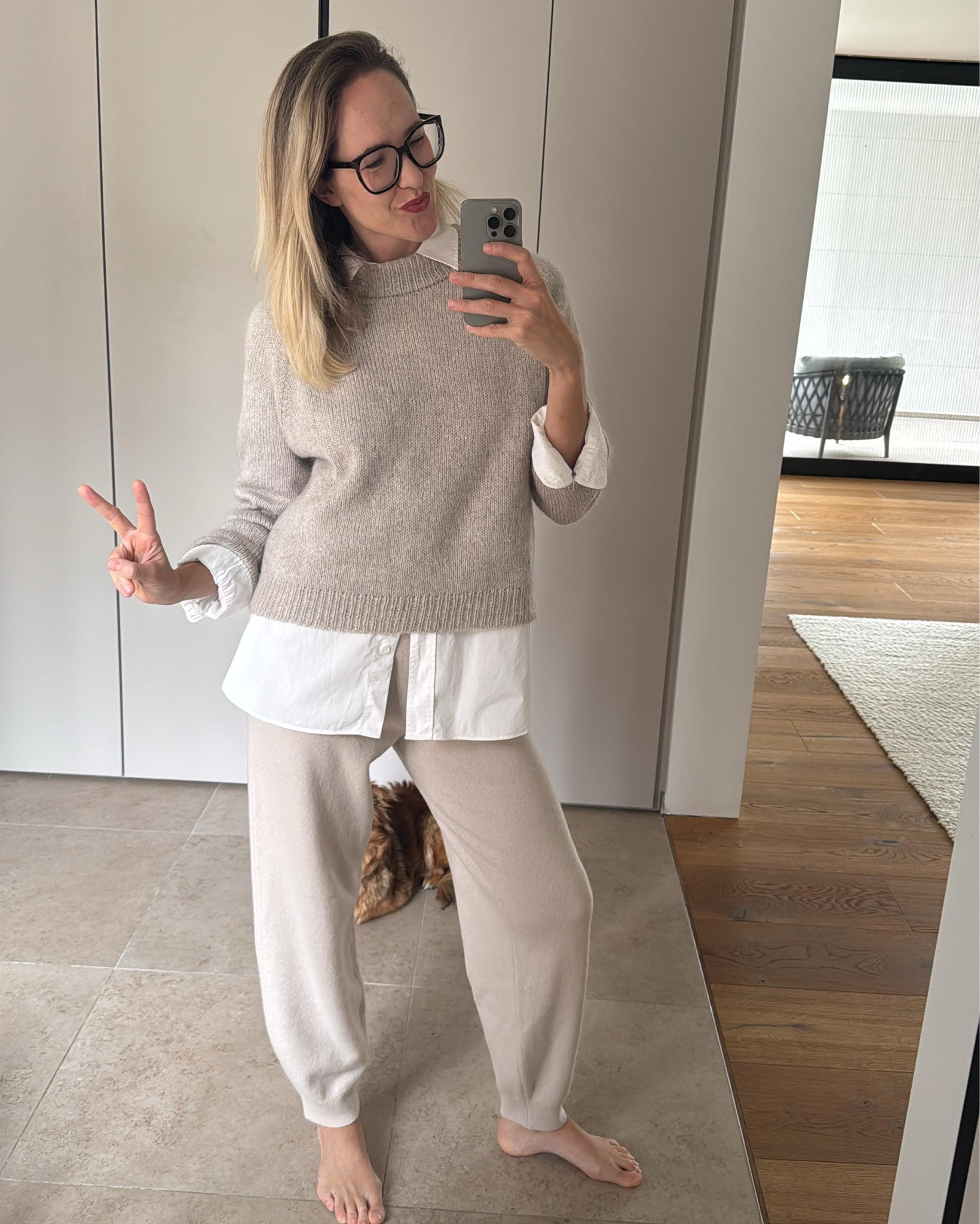 Unser neuer #classyraglan aus dem aktuellen Magazin No. 1 (ecopuno & silkhair in Farbe 18) mit neuer Lieblingshose … ja, sie ist eine Investition, aber sowas G’schmeidiges haben eure Beine noch nie erlebt  - versprochen 🙈

Verlinkt sind auch Alternativen (€-€€) 🥰

#LTKdeutschland #LTKautumn #LTKFashionMonth