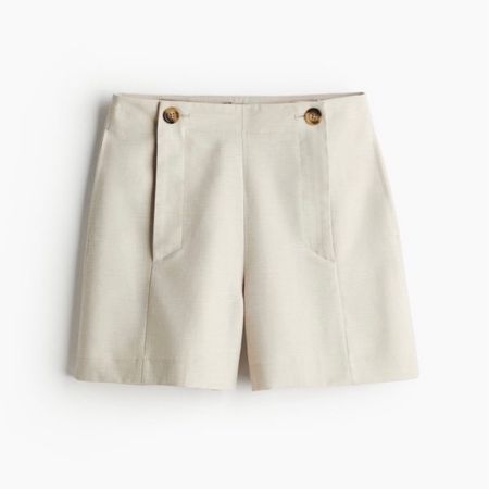 Button front shorts 

#LTKstyletip #LTKfindsunder50 #LTKSeasonal