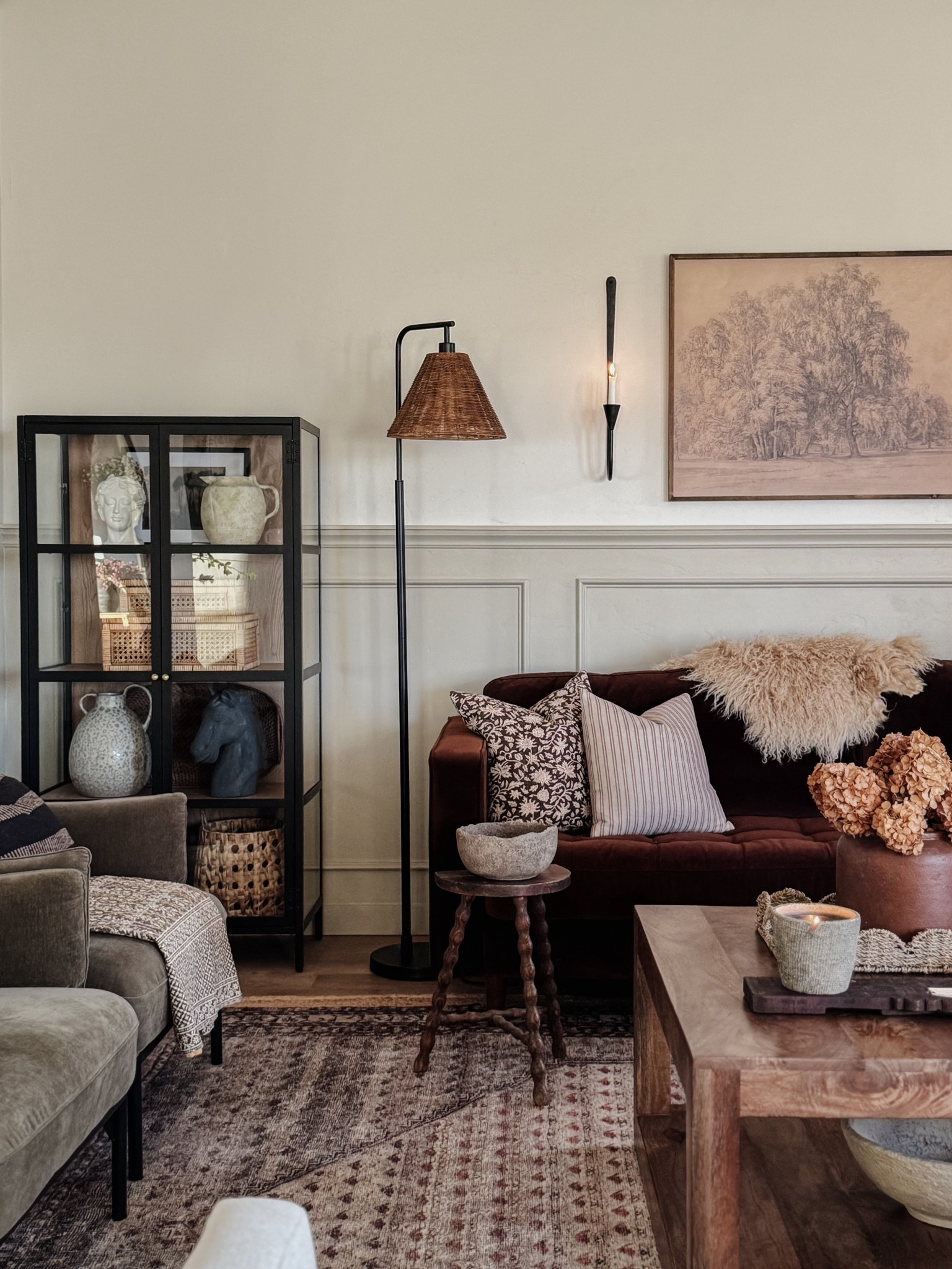 Living room decor, vintage modern vibes, vintage area rug