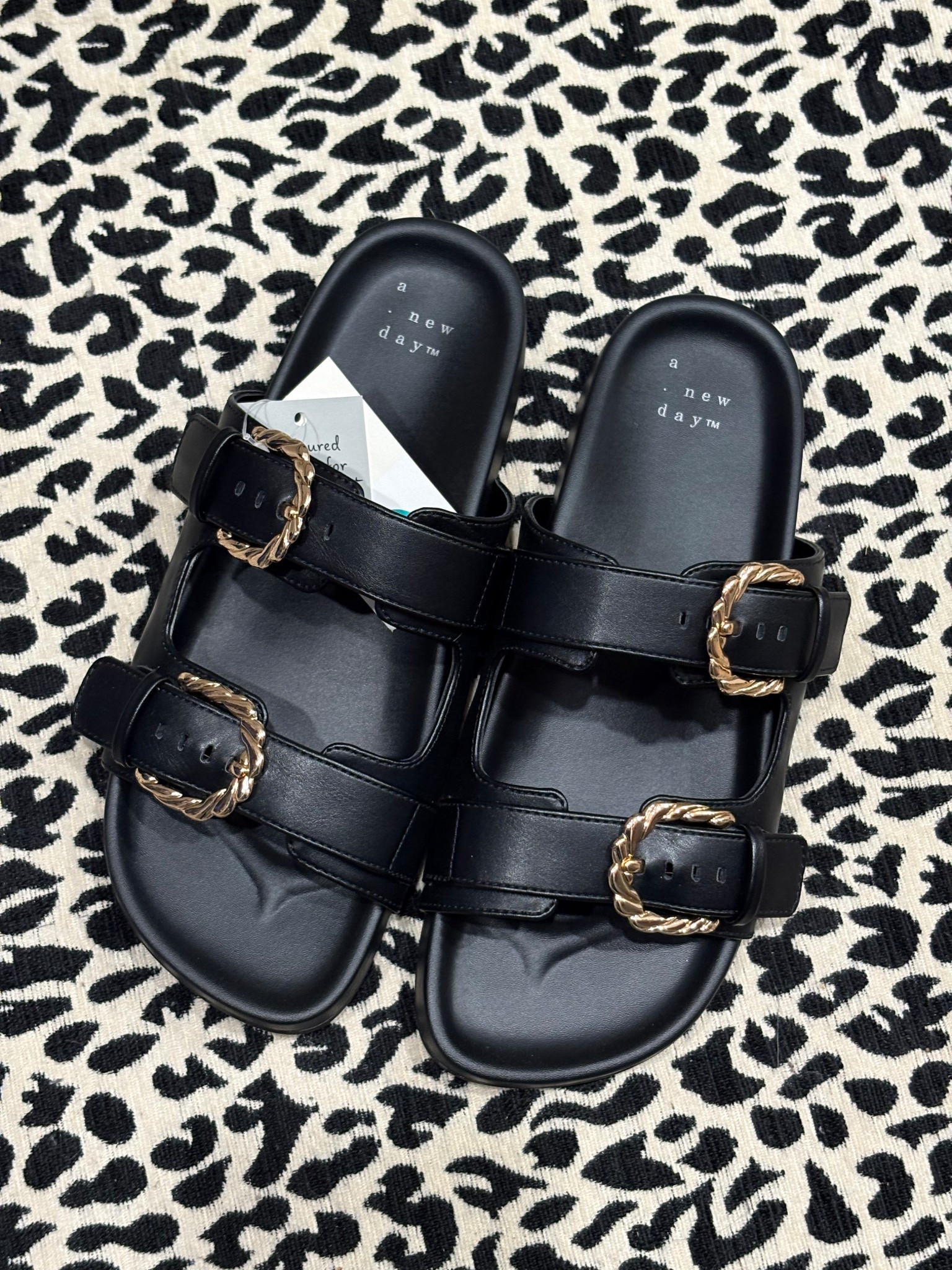 Very comfy 
TTS 
adjustable straps 

#LTKSaleAlert