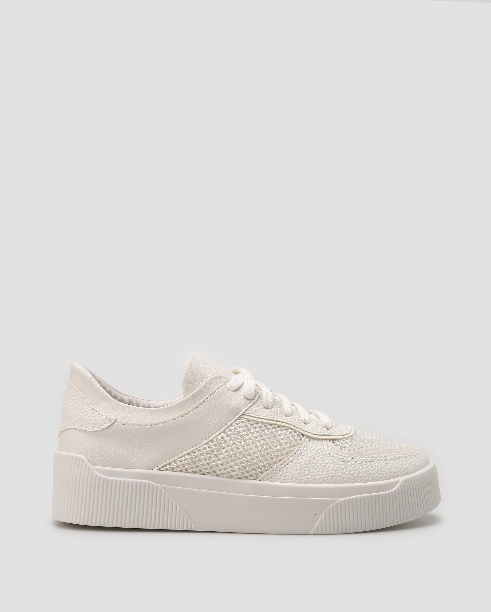 Tênis casual feminino com perfuros branco | Riachuelo | Riachuelo (BR)