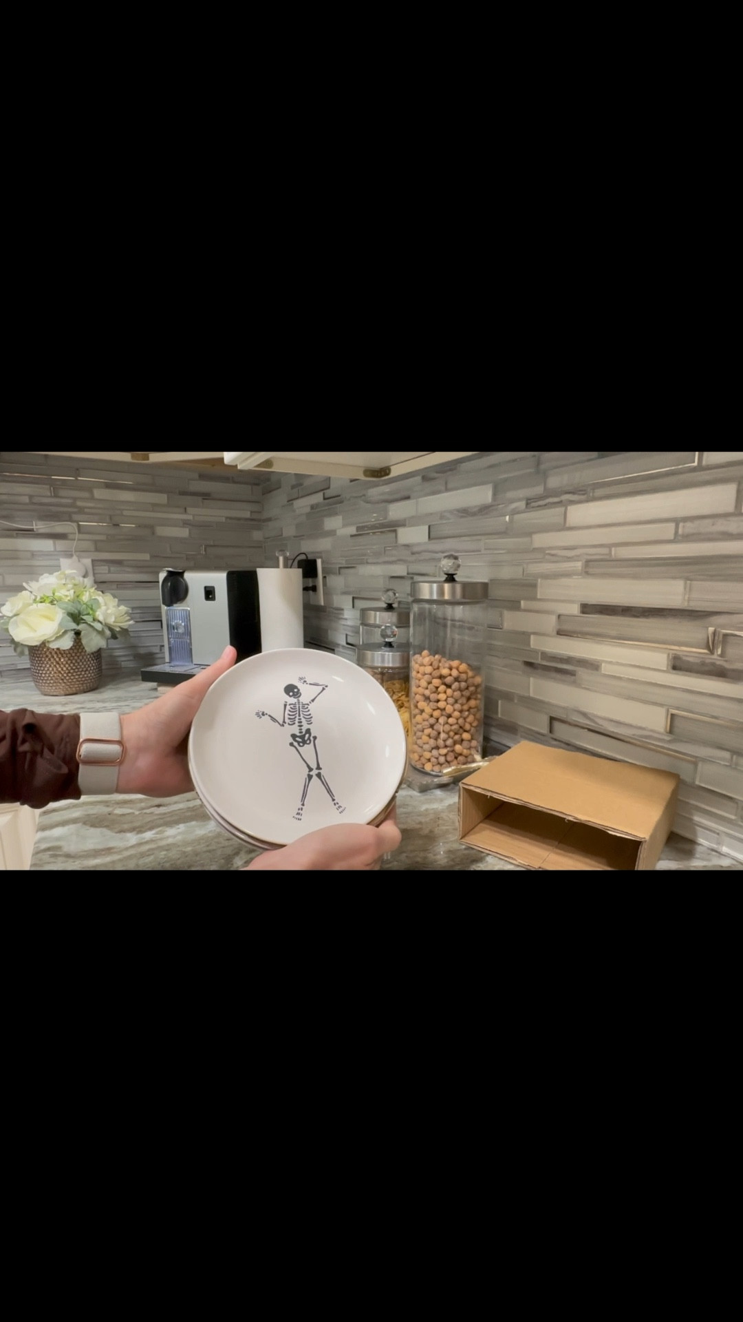 💀✨ SPOOKY CUTE ALERT ✨💀
Available in Walmart. Can we take a moment to applaud these adorably creepy skeleton plates?! 🖤 Whether you’re hosting a Halloween bash, adding a dash of personality to your kitchen, or just living your best spooky-season-all-year life — these plates are IT!

🦴 Stoneware and durable
🦴 Dishwasher & microwave safe (but beware—they get hot!)
🦴 Distributed by Walmart
🦴 Perfect for snacks, treats, or showcasing your killer baking skills

Each little skeleton is serving a vibe—giving drama, flair, and full-on festive sass. They’re not just plates—they’re a whole mood. 🕸️🎃

Tag your spooky squad and tell me:
Which skeleton are you today? 👻👇

#SkeletonVibes #HalloweenAesthetic #SpookyAndStylish #PlateGoals #WalmartFinds #StonewareStyle #DishwareDrama