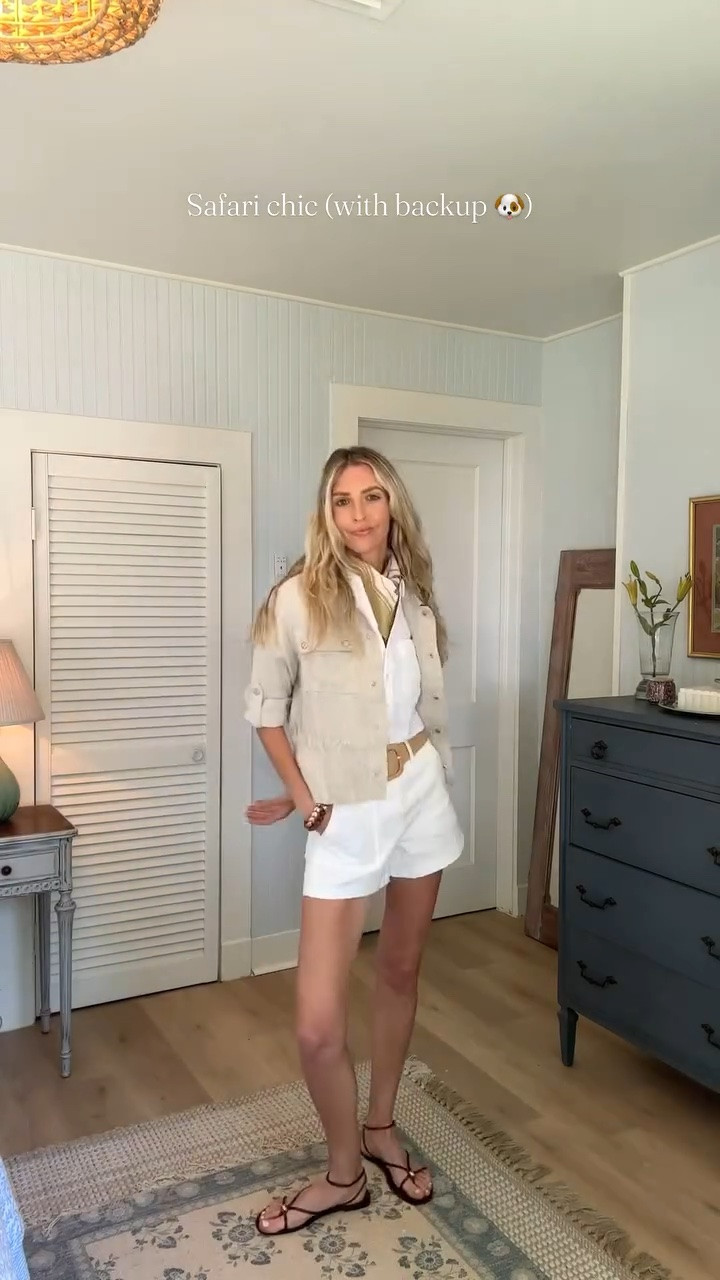 Easy summer dressing: light layers, neutral tones, and a little green for contrast with @lovechicos 
#summerstyle #styleinspo #ootd #linenstyle