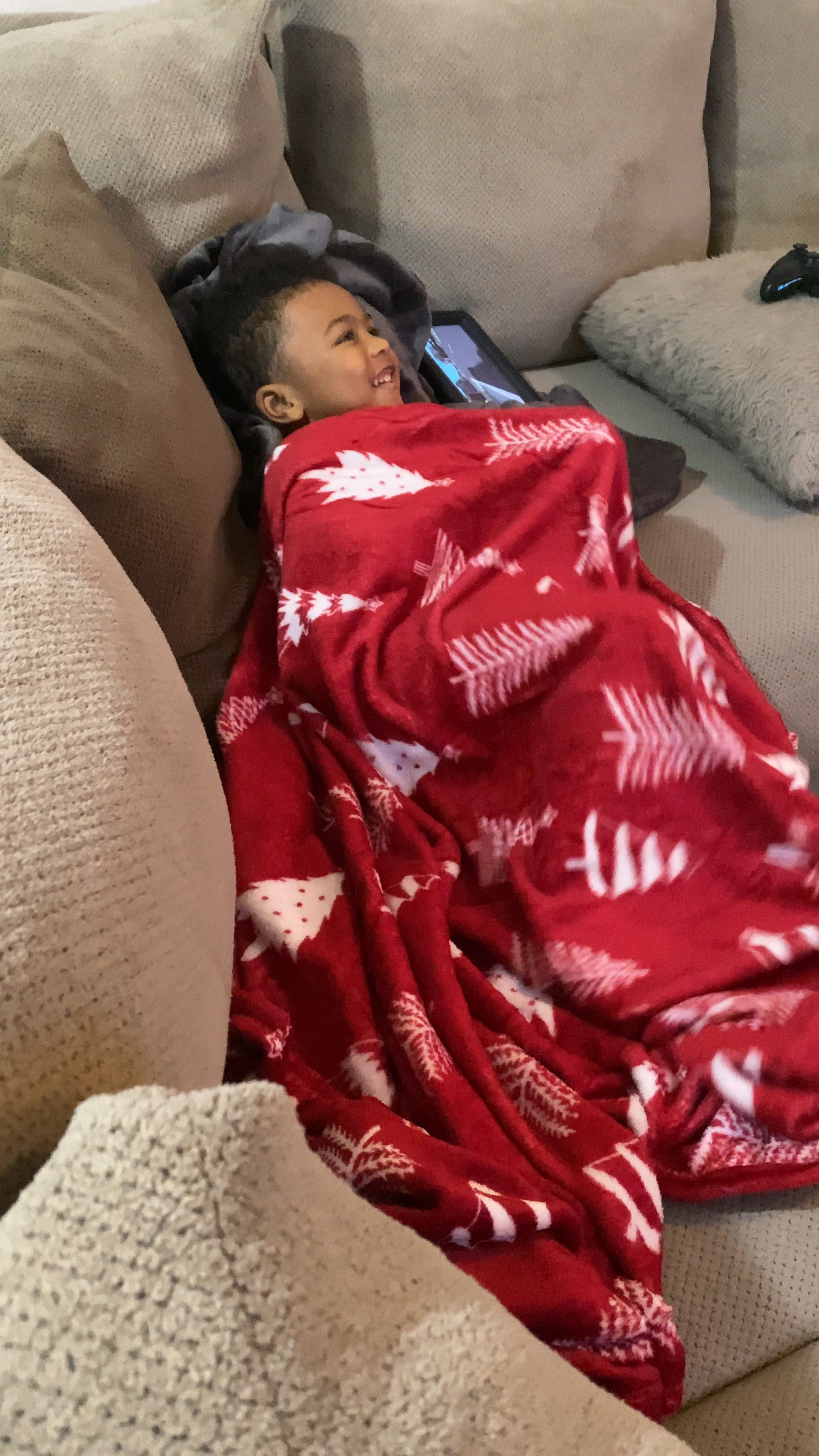 Reg $10 but on sale for $5 with their insider sign up! Cozy Christmas Blanket! Perfect little throw blanket for kids 

Christmas Tree Blanket 
At Home Finds 
Red Blankets 
Kids Blankets 
Christmas Finds

#LTKHoliday #LTKSeasonal #LTKCyberWeek